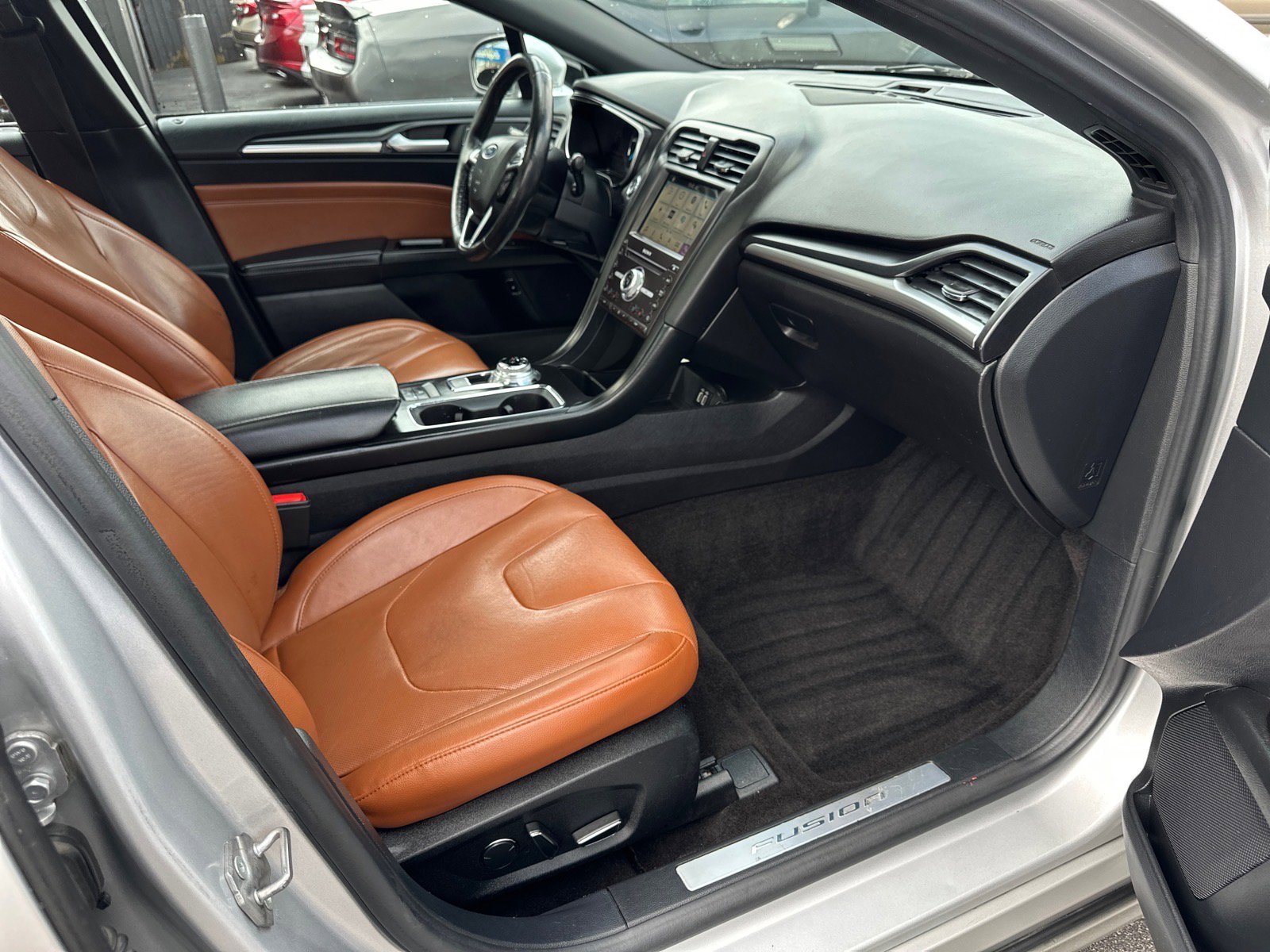 Used 2019 Ford Fusion Titanium FWD image 19
