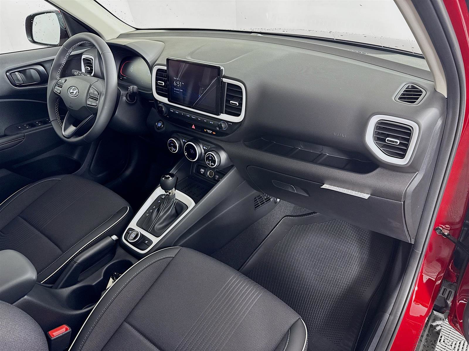 New 2025 Hyundai Venue Limited image 28