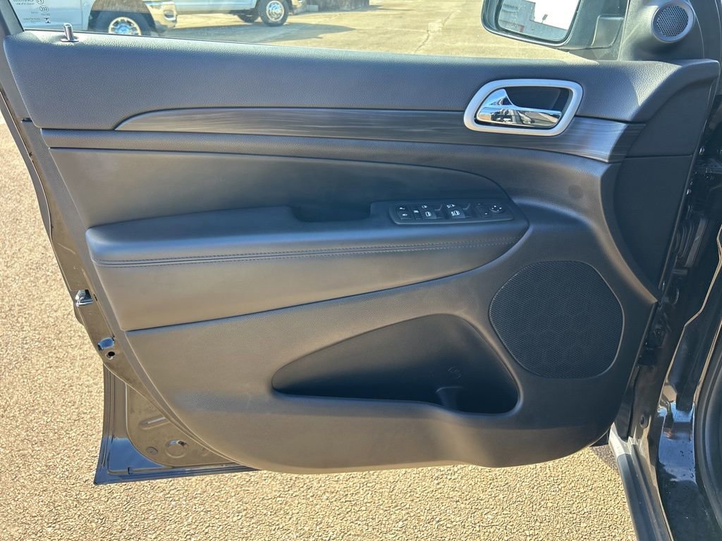 Used 2022 Jeep Grand Cherokee Laredo E image 9