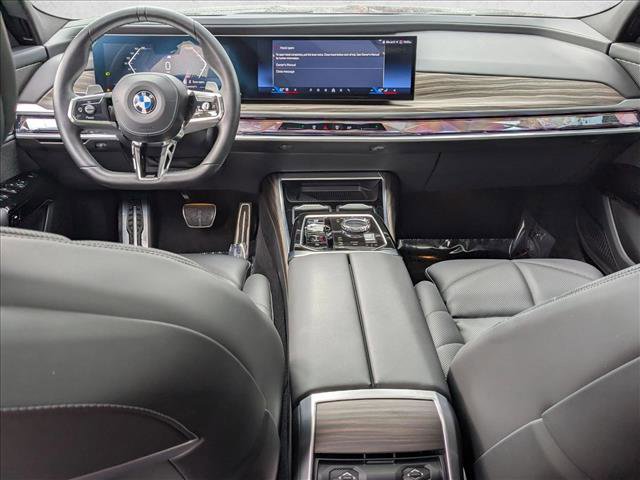 Used 2024 BMW 740i image 17