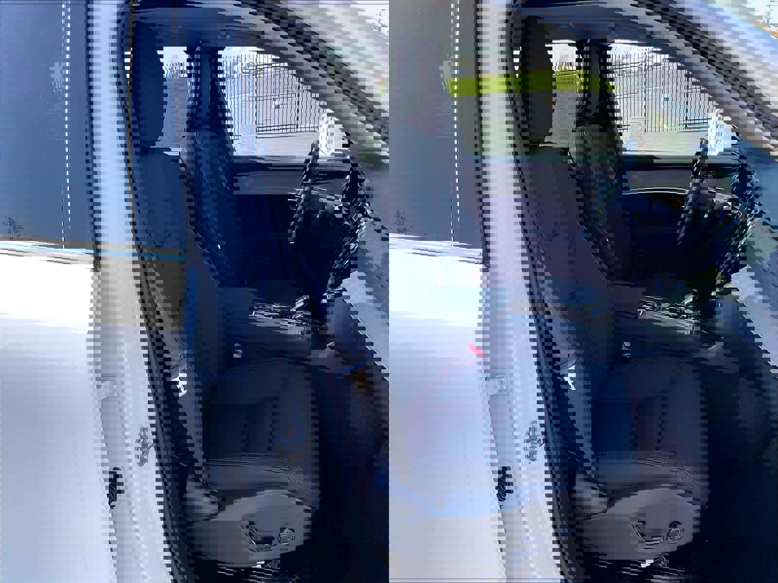 New 2026 Volvo XC90 T8 Plus w/ Protection Package image 32