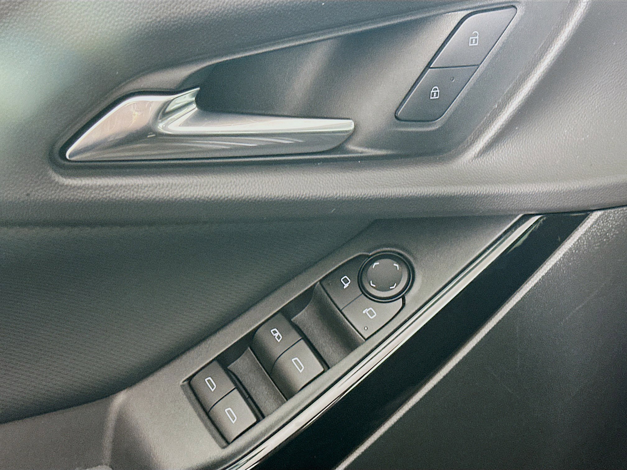 Used 2025 Chevrolet Equinox LT image 15