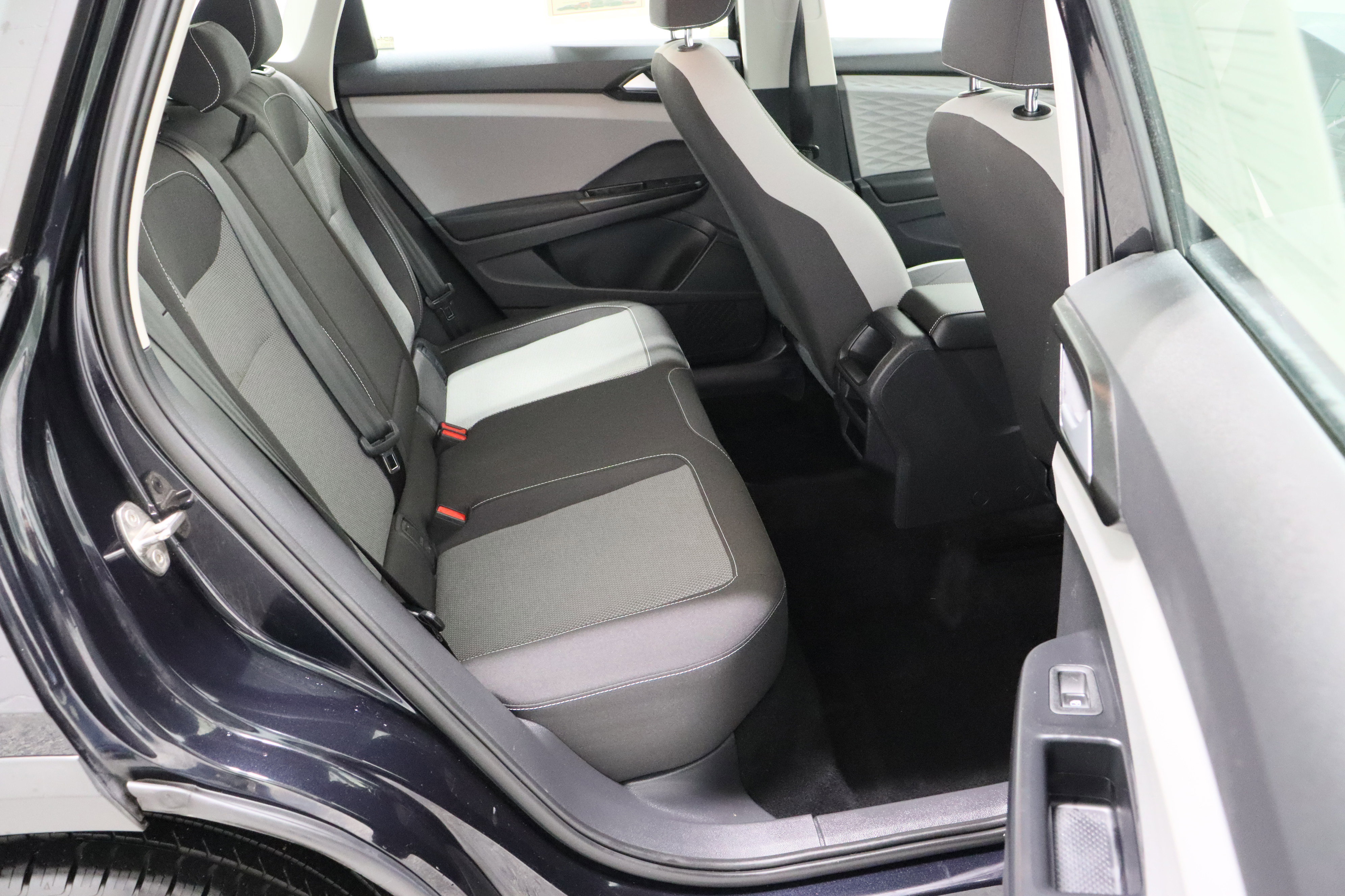 Used 2022 Volkswagen Taos S image 31