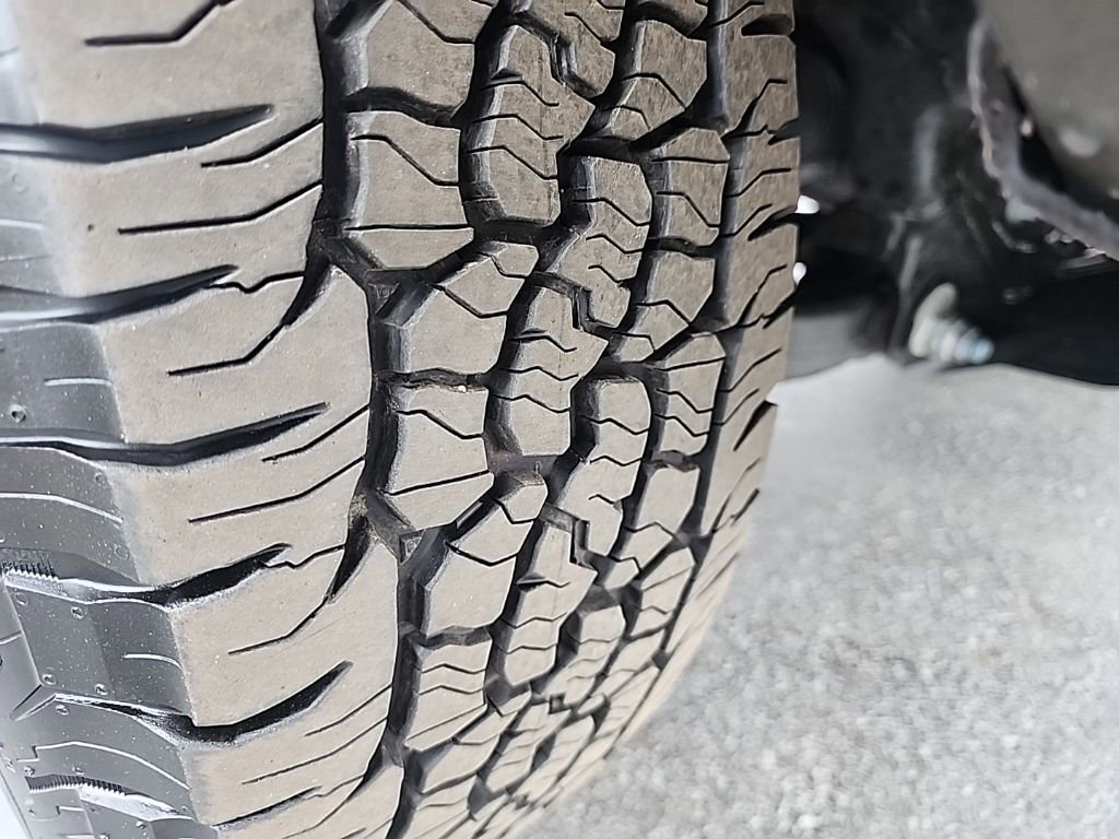 Used 2025 Toyota Tacoma TRD Off-Road image 13