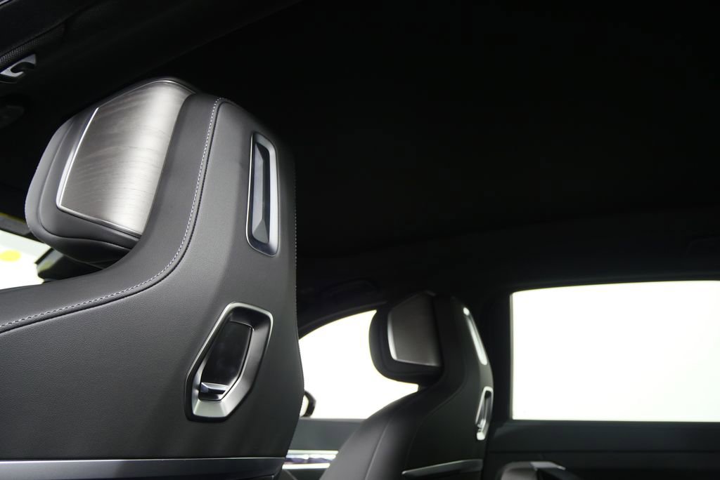 Used 2026 BMW 740i image 19