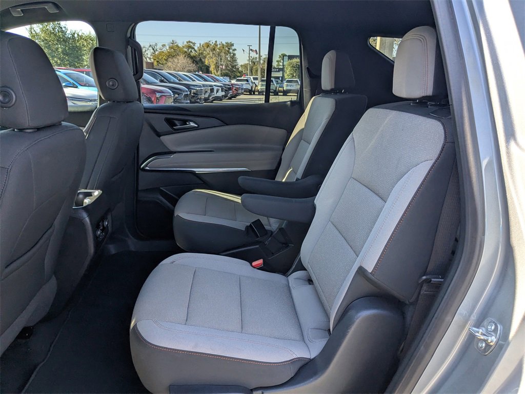 Certified 2025 Chevrolet Traverse LT image 11