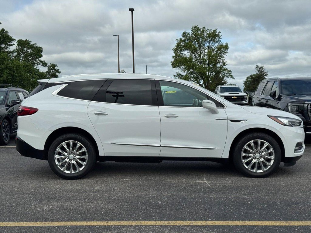 Used 2018 Buick Enclave Essence w/ Trailering Package AWD/4WD image 1