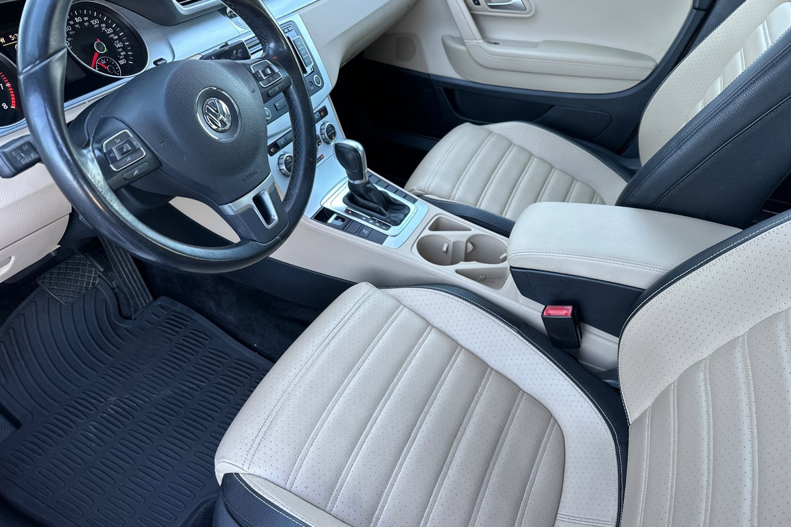 Used 2015 Volkswagen CC Sport image 9