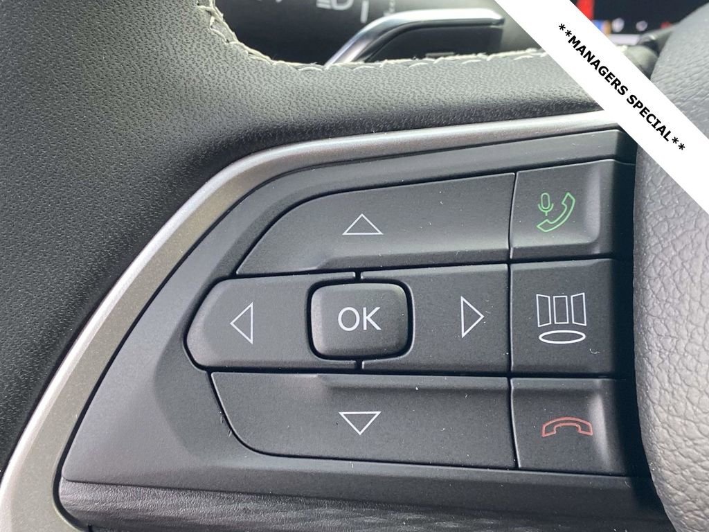 New 2025 Jeep Grand Cherokee Altitude image 54