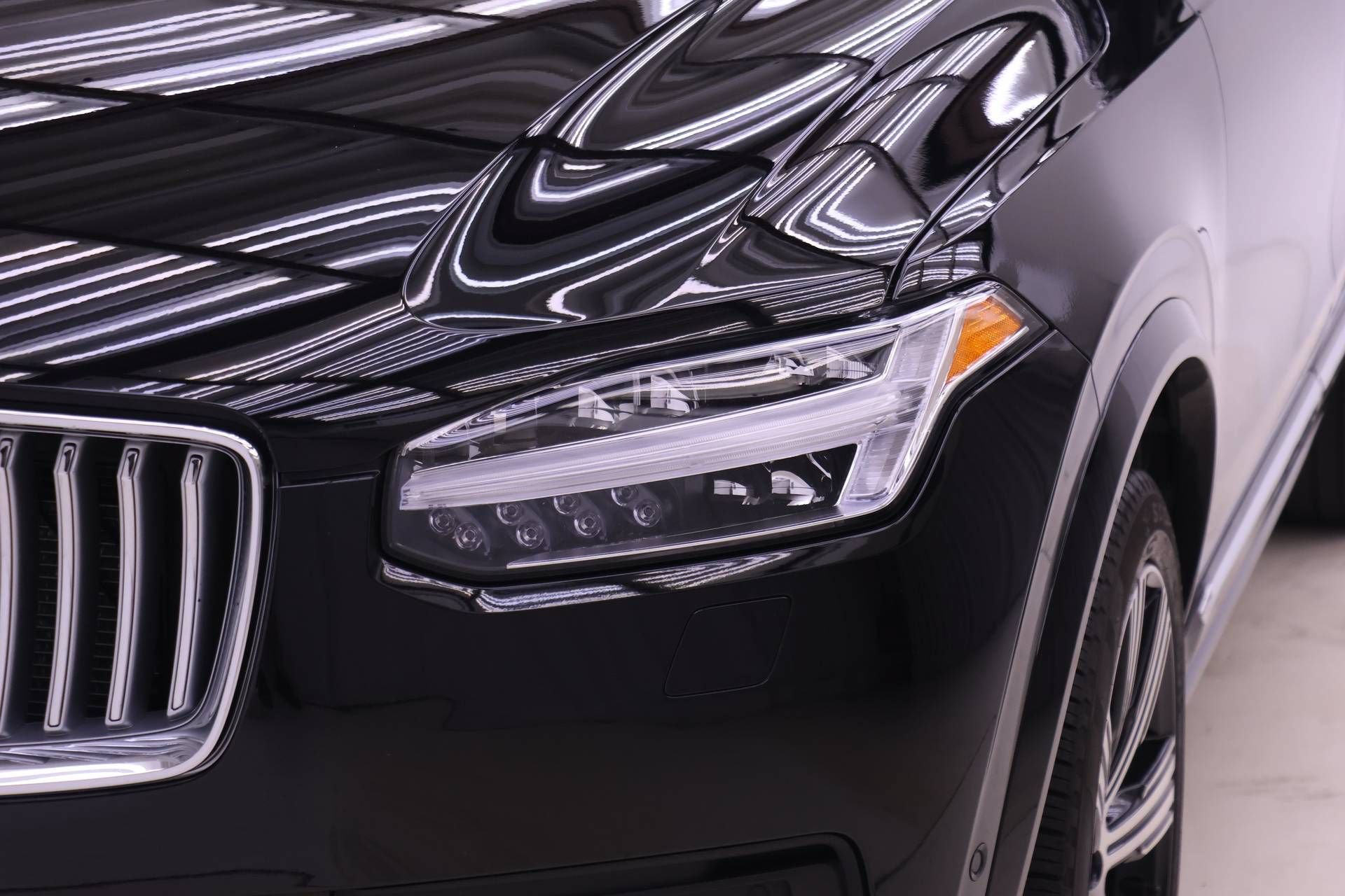 Used 2023 Volvo XC90 B6 Ultimate w/ Protection Package Premier AWD/4WD image 25
