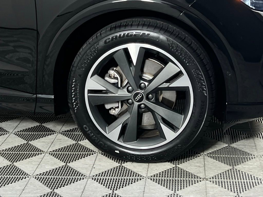 Used 2024 Audi Q4 e-tron Premium Plus w/ Premium Plus image 12