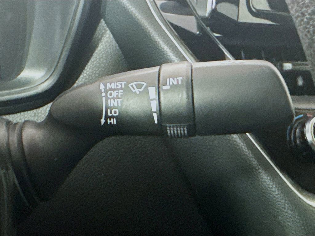 Used 2020 Toyota Corolla LE FWD image 13