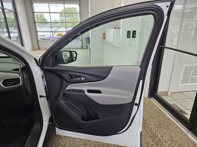 Used 2021 Chevrolet Equinox LS AWD/4WD image 14