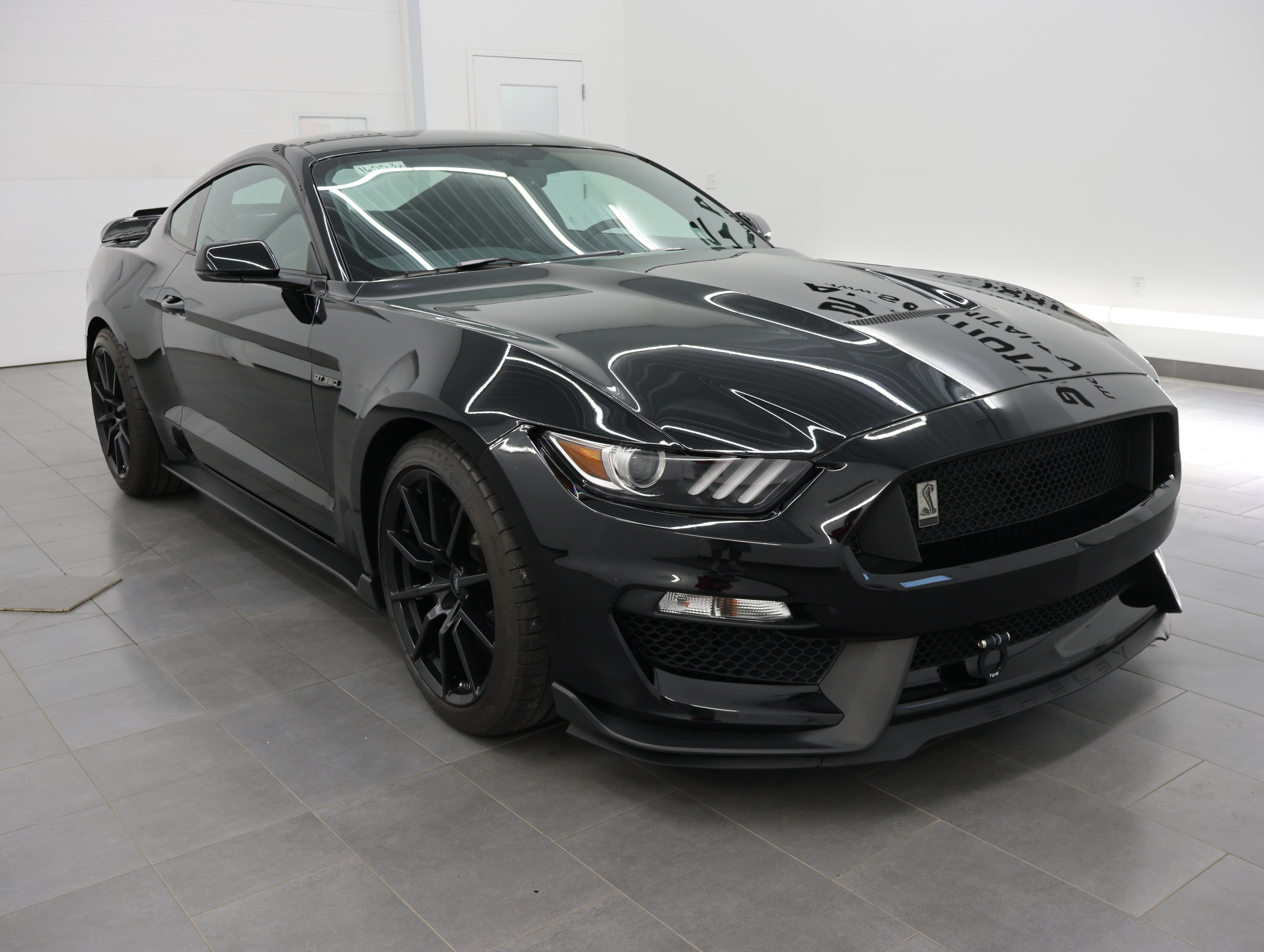 Used 2018 Ford Mustang Shelby GT350 w/ Electronics Package RWD image 2
