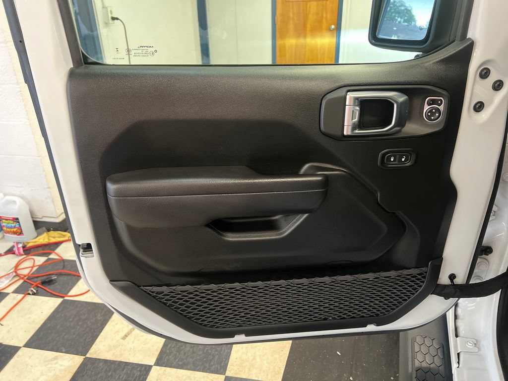 Used 2023 Jeep Wrangler Unlimited Sport AWD/4WD image 34