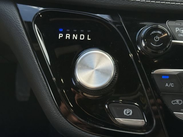 Used 2024 Chrysler Pacifica Limited FWD image 20