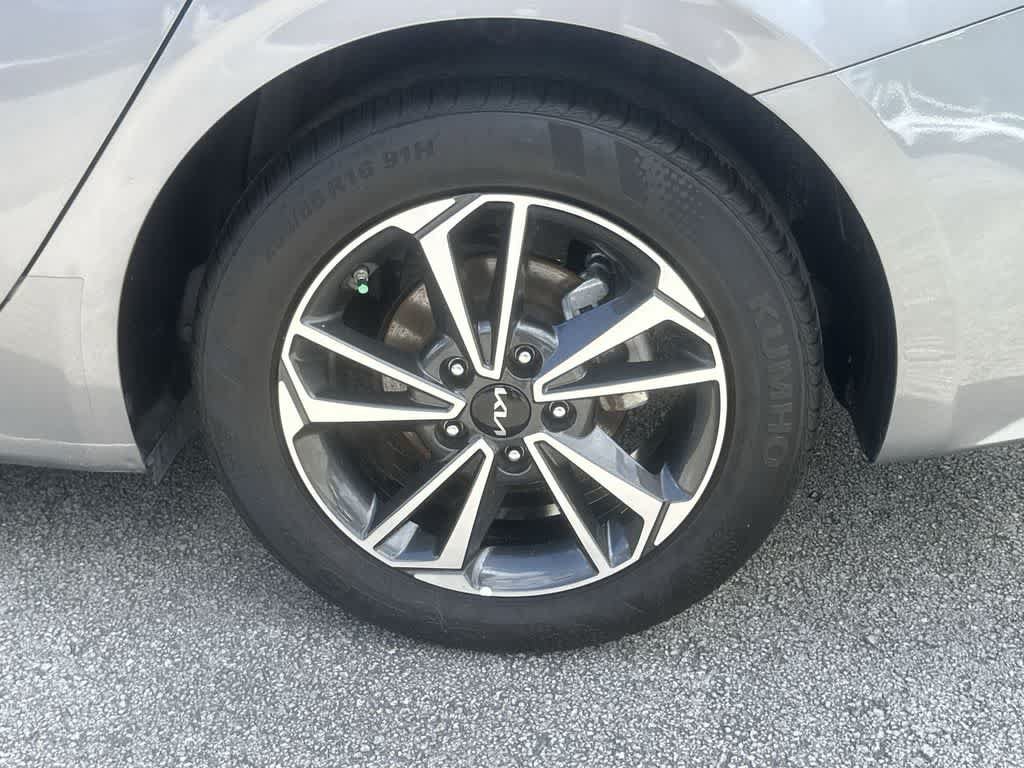 Used 2024 Kia Forte LXS w/ LXS Technology Package FWD image 10