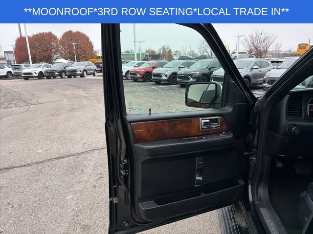 Used 2017 Lincoln Navigator Select image 23