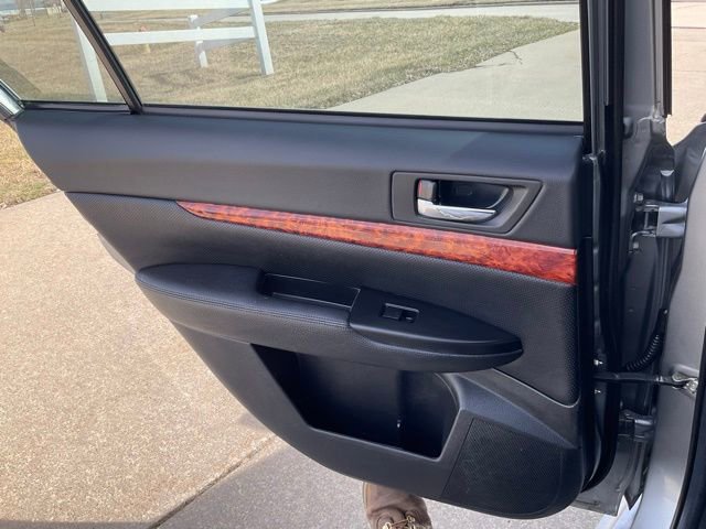 Used 2011 Subaru Legacy 2.5i Limited w/ Appearance Package 1E image 19