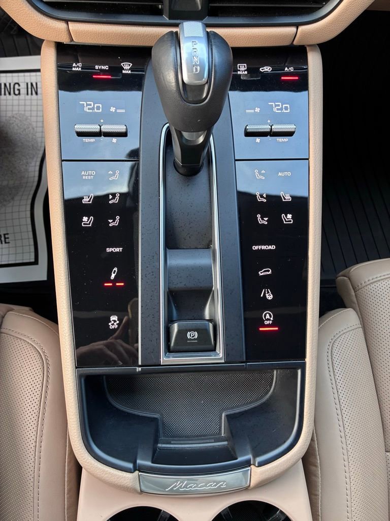 Used 2023 Porsche Macan S AWD/4WD image 44