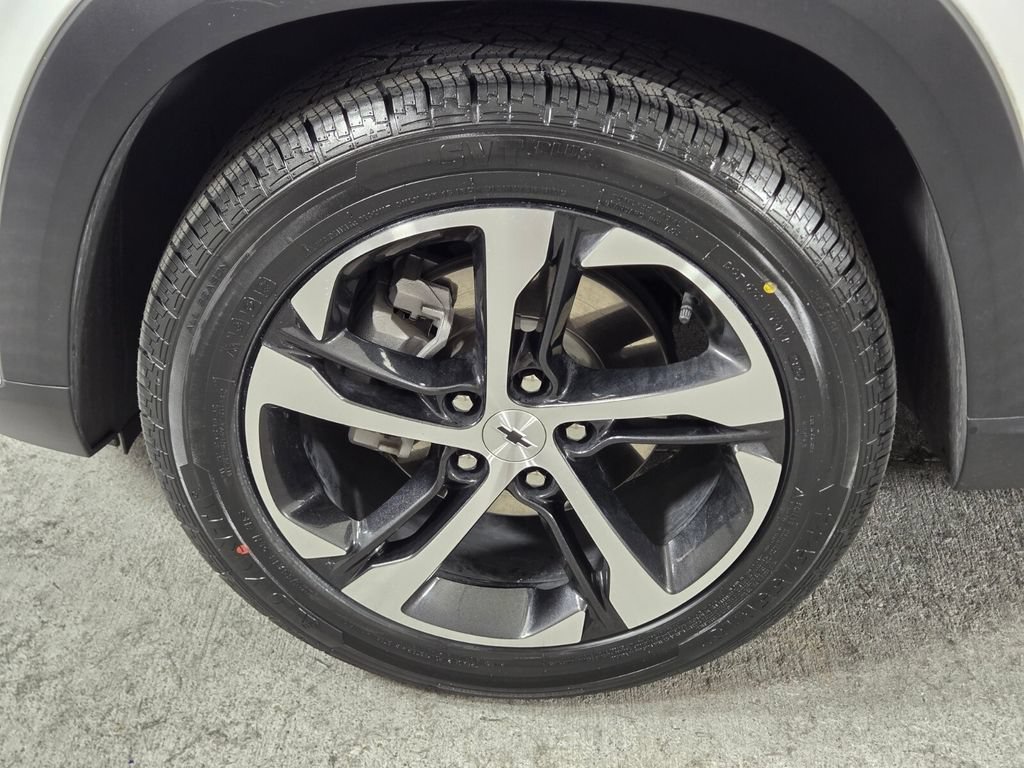 Used 2024 Chevrolet Trax RS w/ Driver Confidence Package FWD image 14