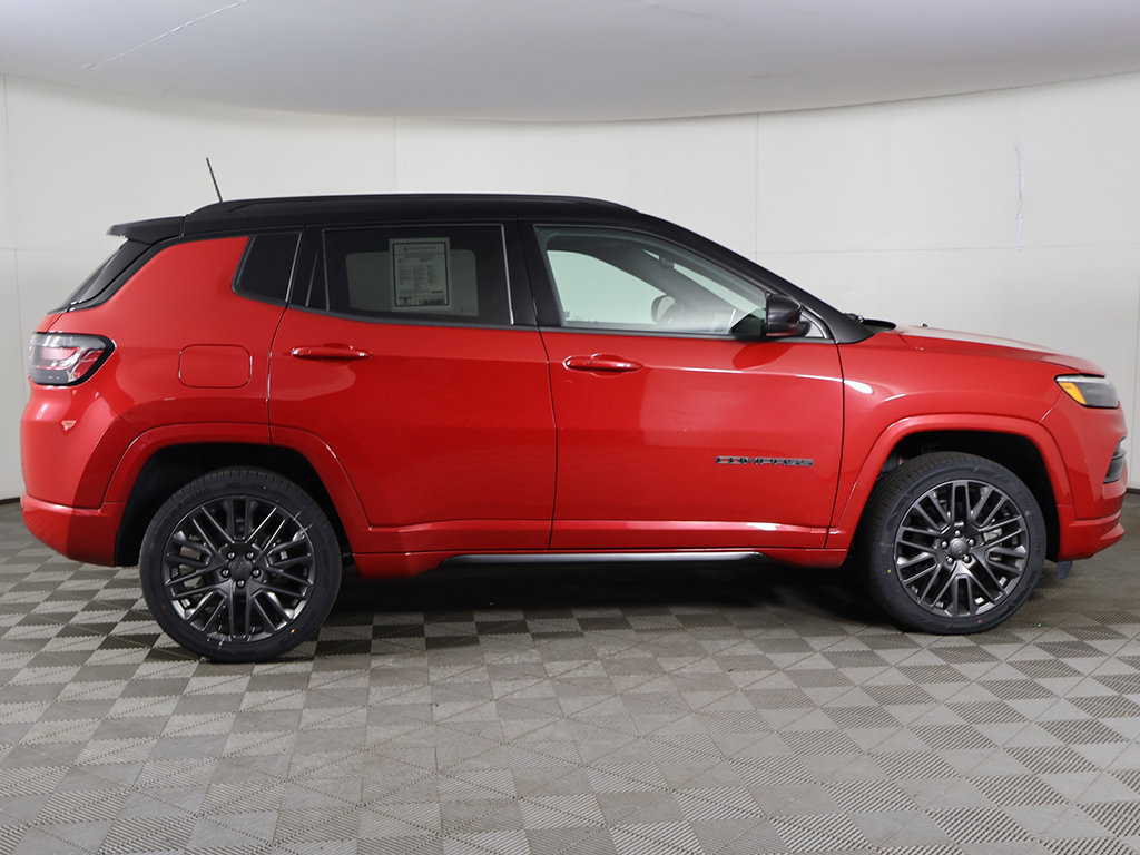 Used 2024 Jeep Compass Limited w/ High Altitude Package AWD/4WD image 22
