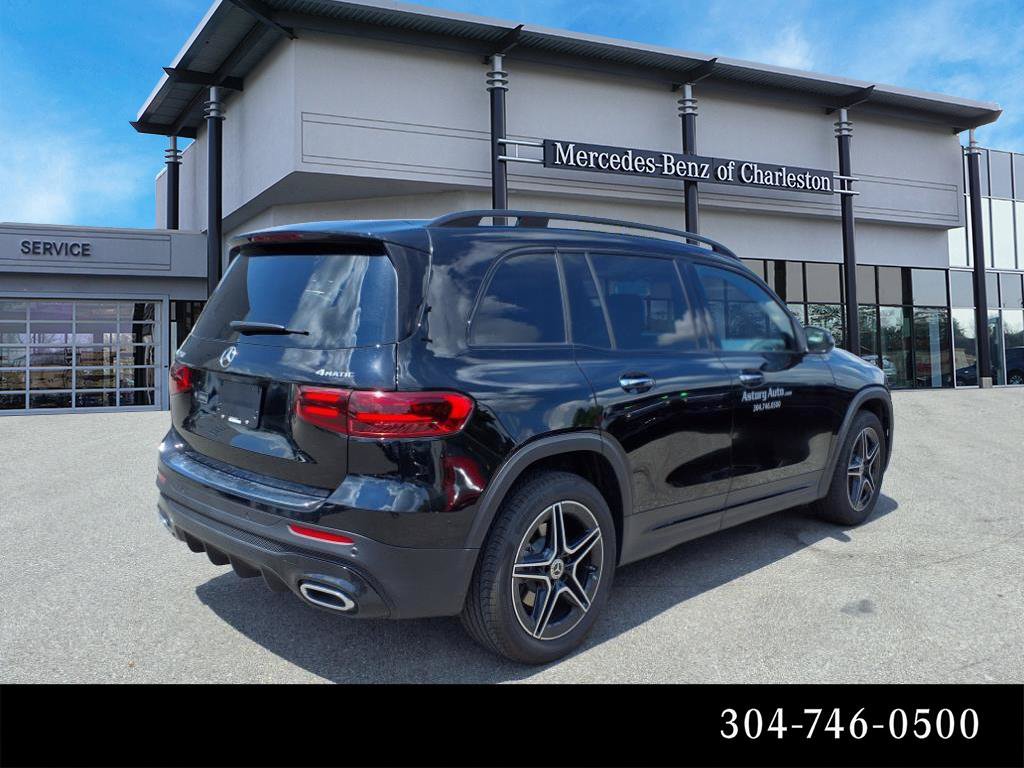 Used 2025 Mercedes-Benz GLB 250 4MATIC image 3