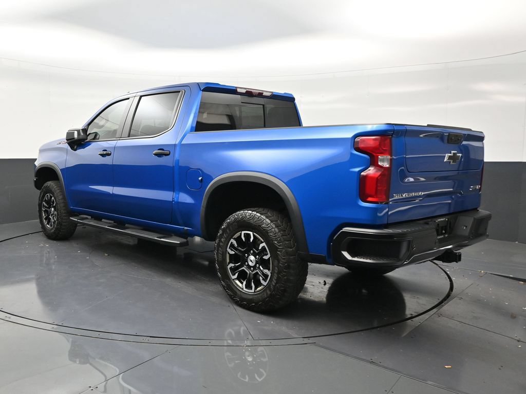 Used 2024 Chevrolet Silverado 1500 ZR2 w/ Technology Package AWD/4WD image 3