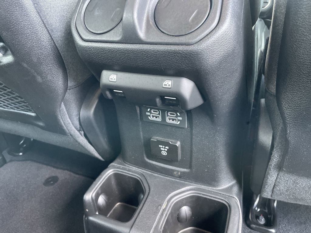 Used 2025 Jeep Wrangler Unlimited Rubicon image 23