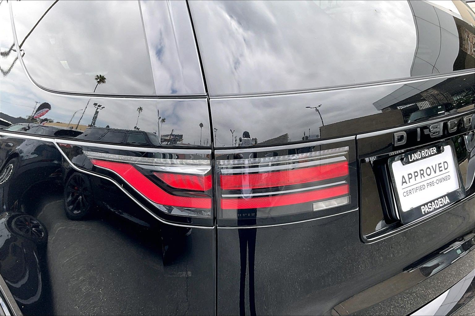 Certified 2025 Land Rover Discovery Dynamic SE AWD/4WD image 26
