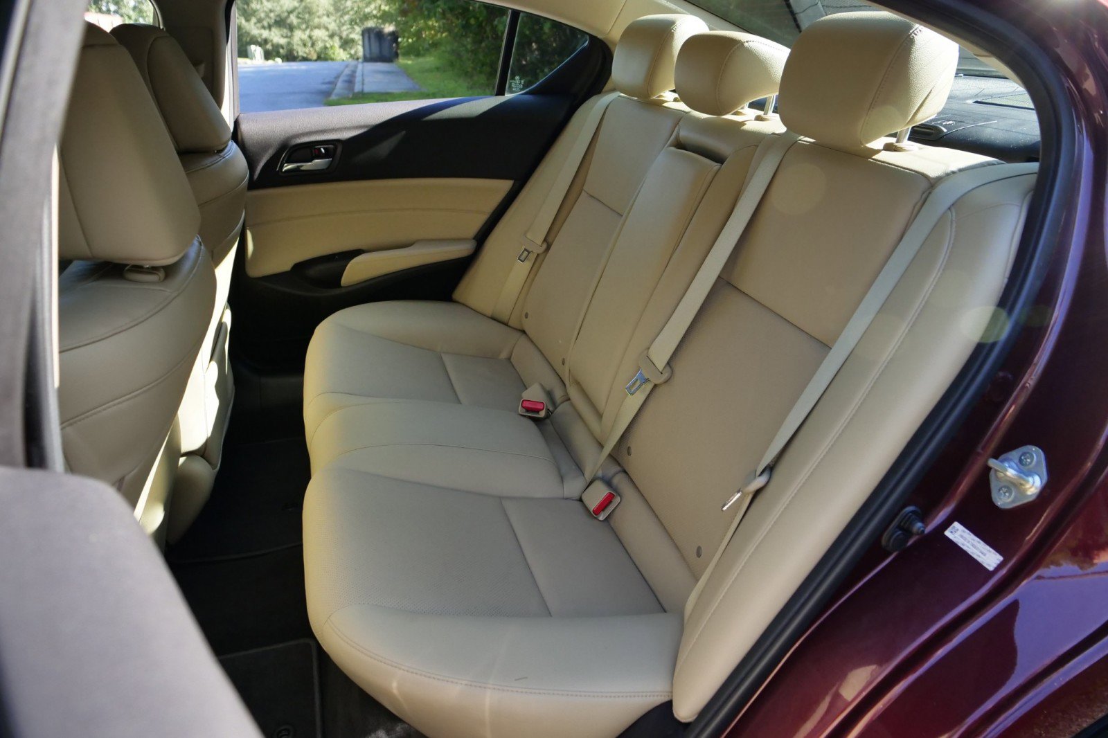 Used 2013 Acura ILX 2.0L / Tech Package / Heated S image 17