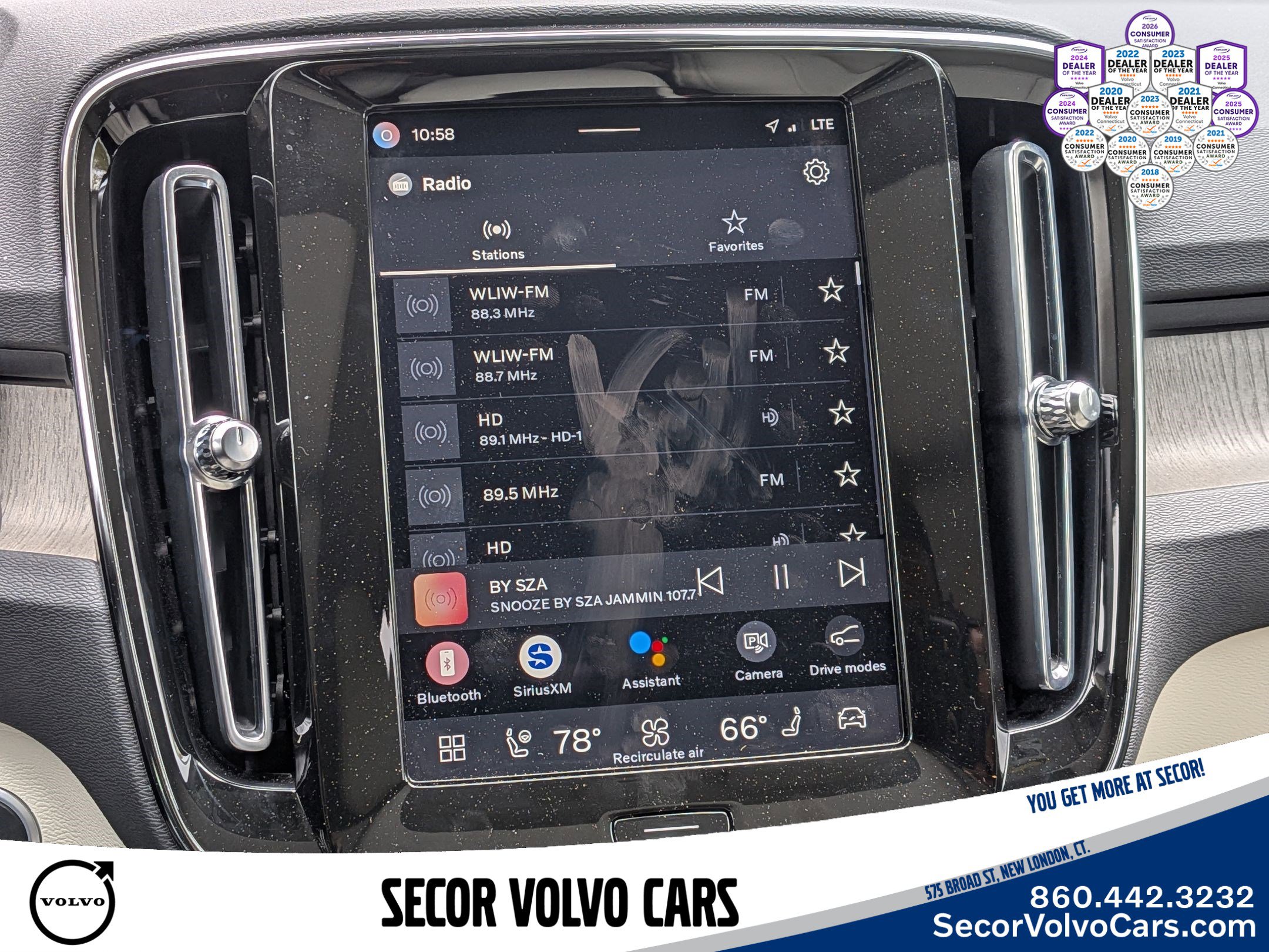 Certified 2023 Volvo XC40 B5 Plus w/ Driver Assist Package AWD/4WD image 23