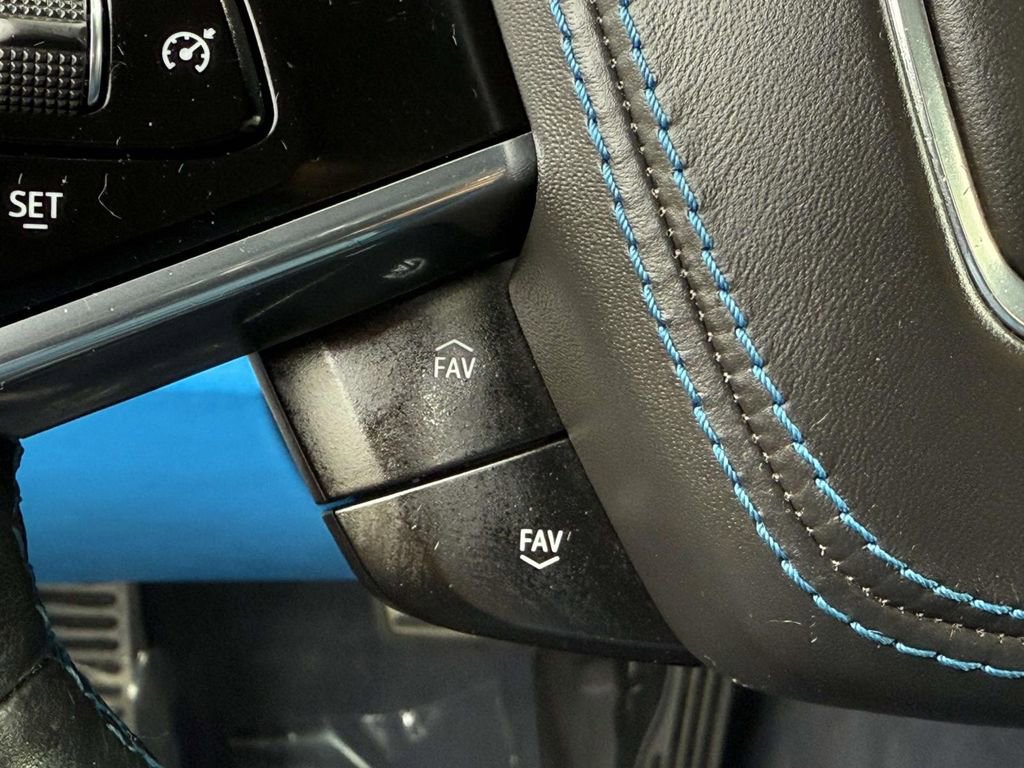 Used 2020 Chevrolet Corvette Stingray Premium Conv w/ 3LT Preferred Equipment Group image 17