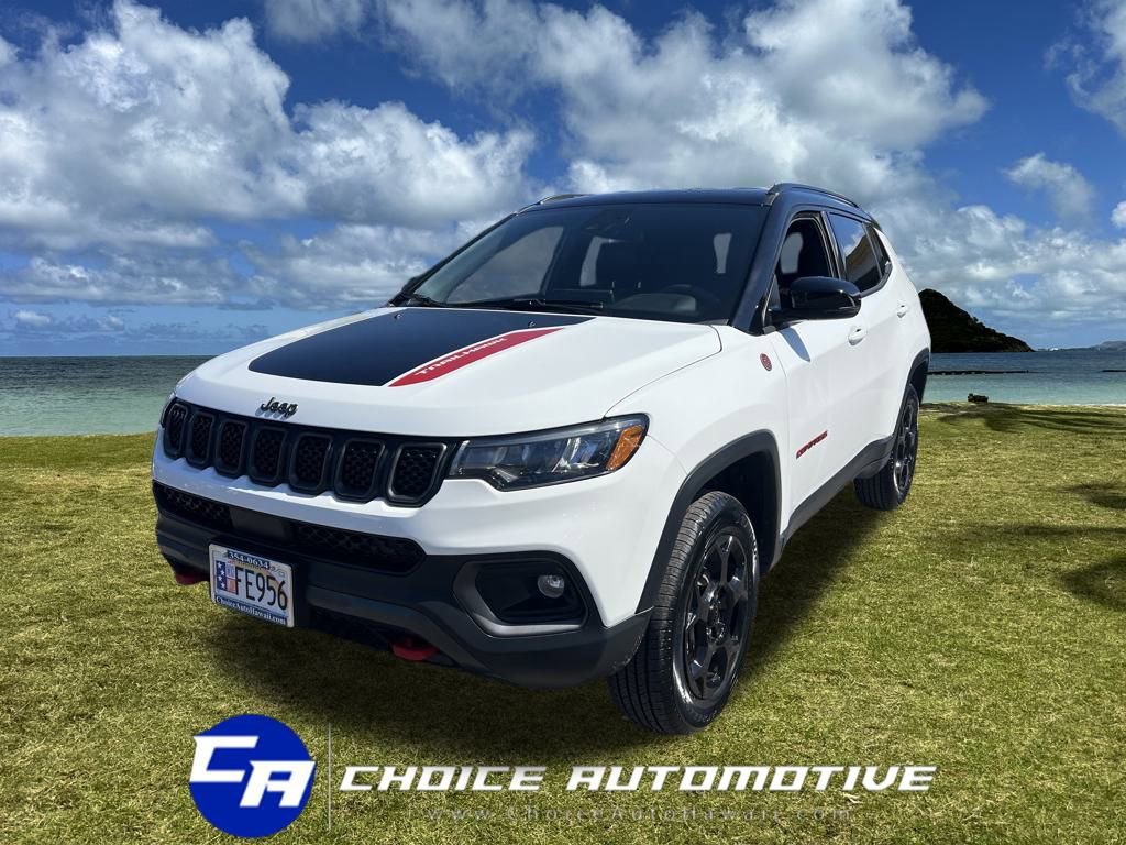 Used 2023 Jeep Compass Trailhawk image 3