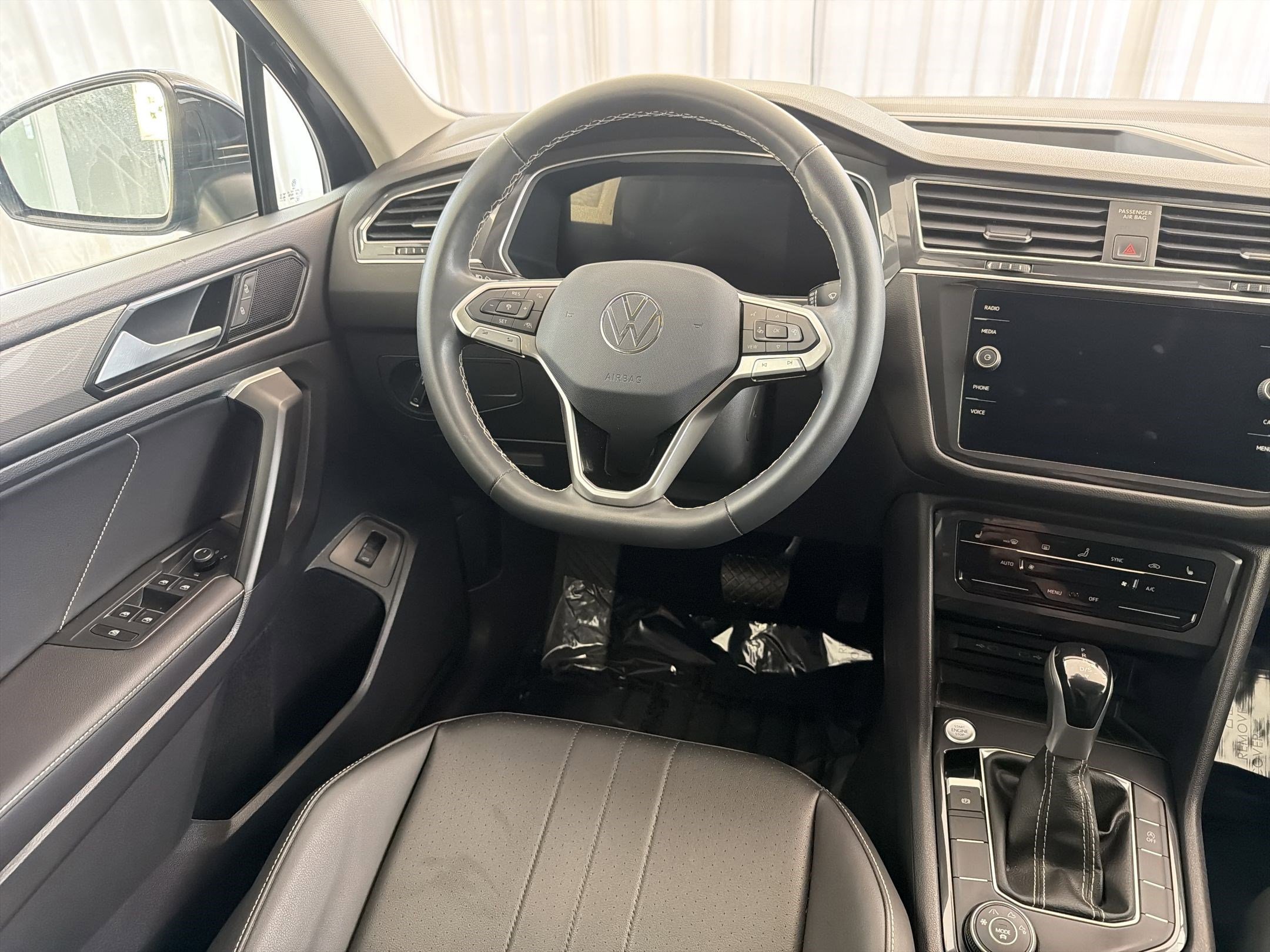 Certified 2024 Volkswagen Tiguan SE image 26