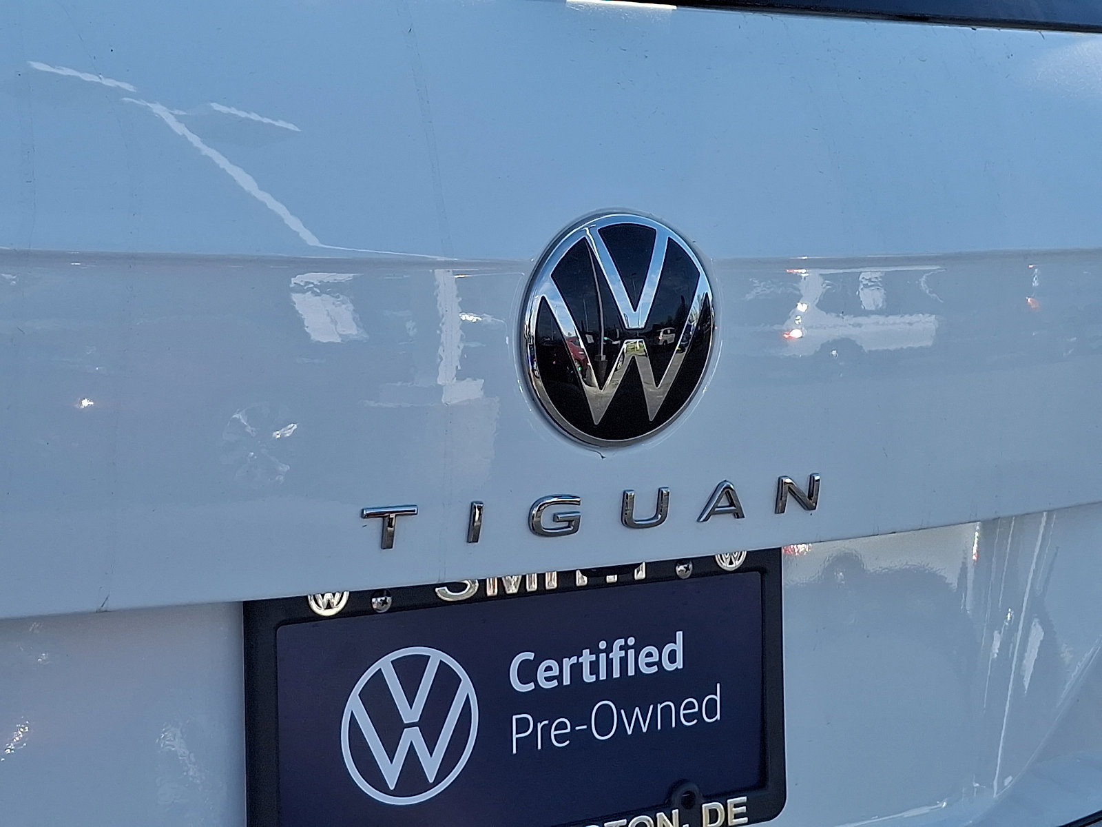 Certified 2024 Volkswagen Tiguan Wolfsburg Edition AWD/4WD image 32
