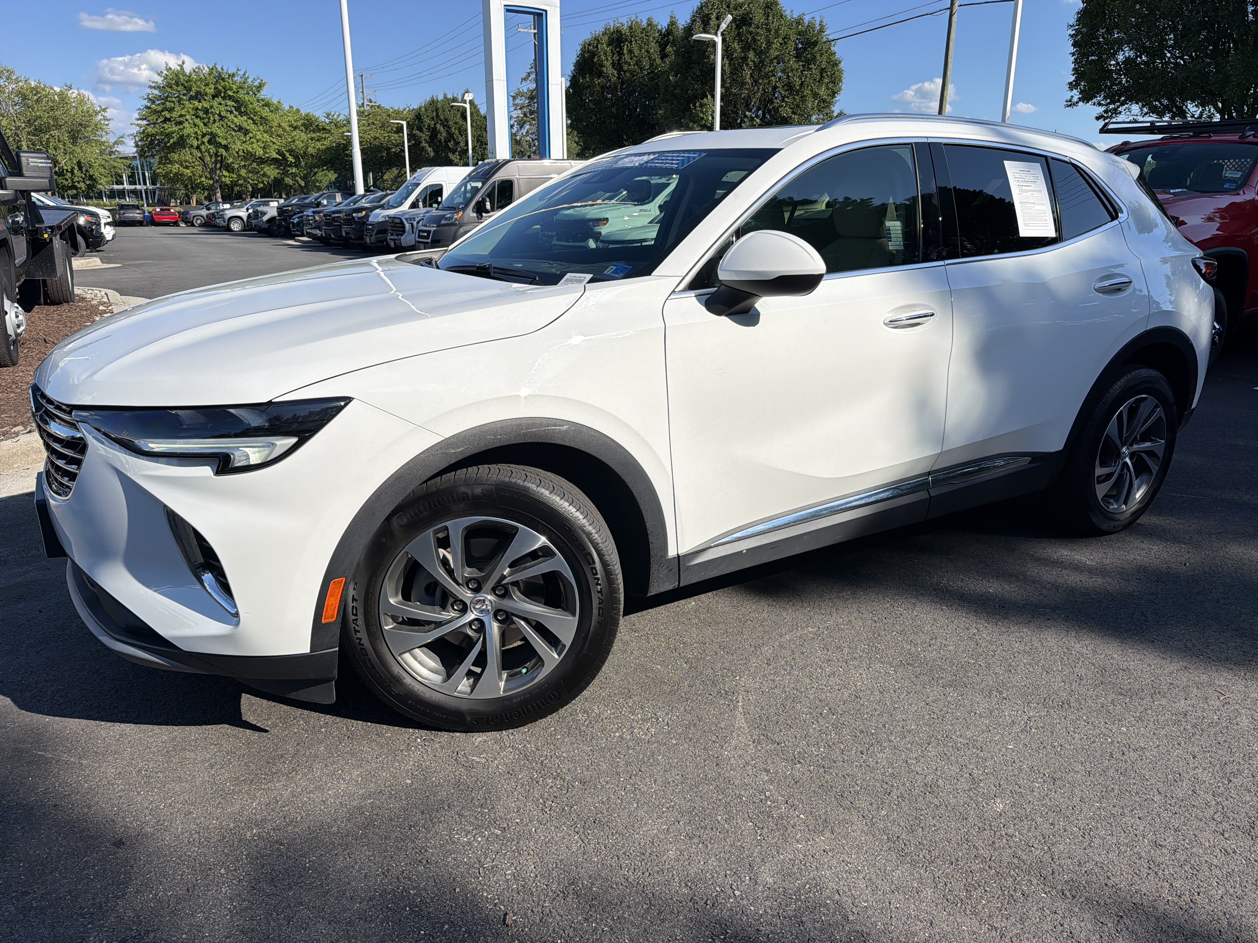 Used 2022 Buick Envision Essence w/ Safety Package FWD image 5
