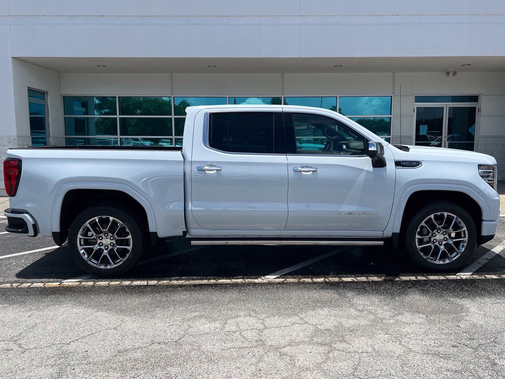 New 2026 GMC Sierra 1500 Denali w/ Denali Reserve Package AWD/4WD image 3