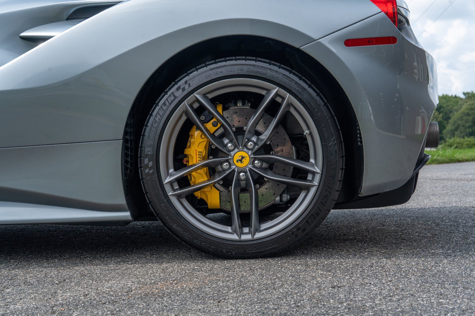 Used 2019 Ferrari 488 Spider RWD image 12