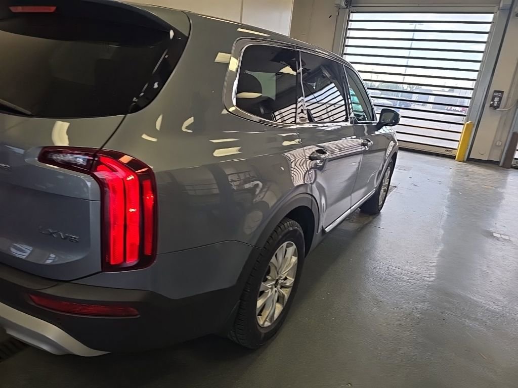Used 2021 Kia Telluride LX AWD/4WD image 3