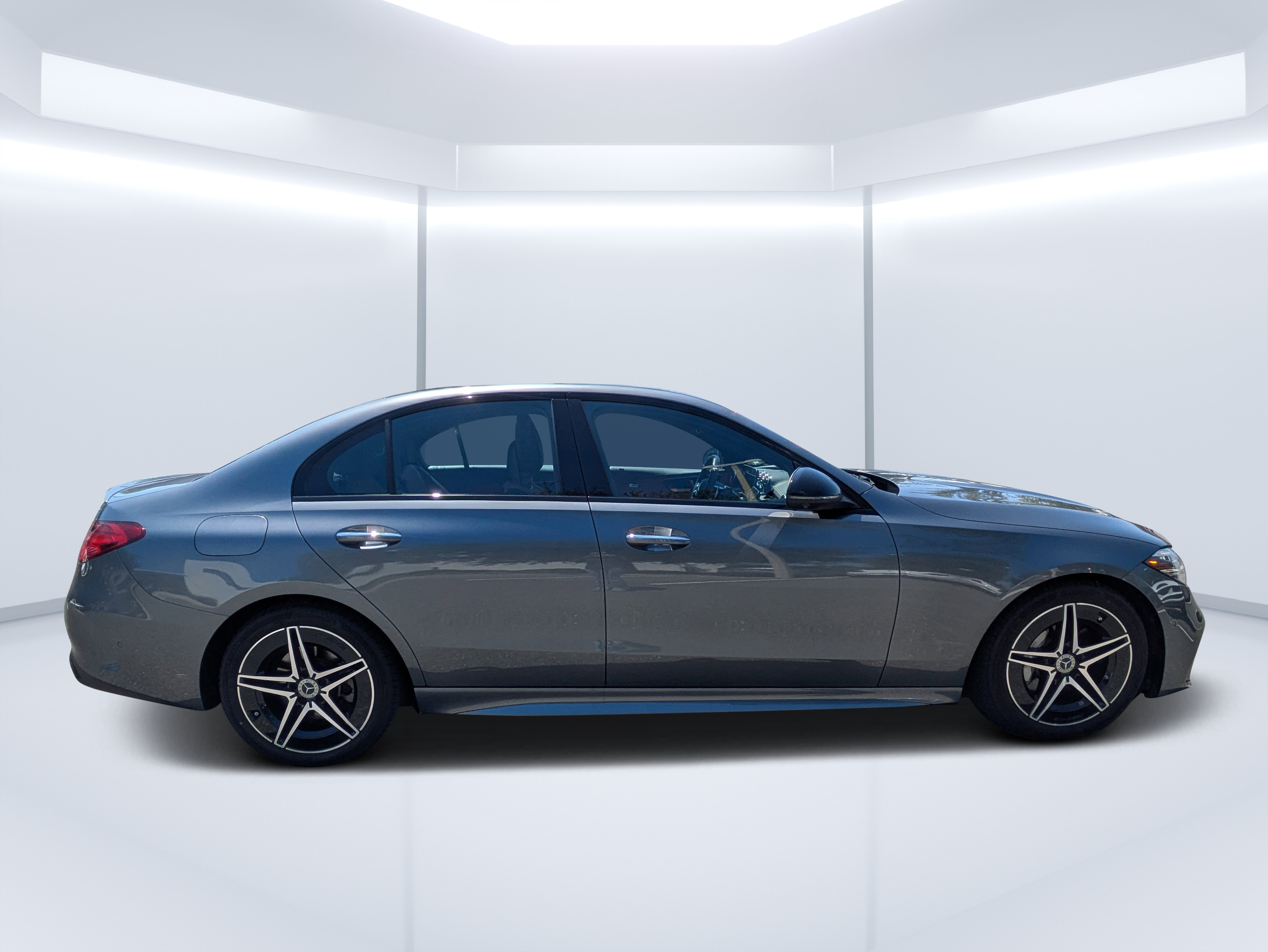 Used 2024 Mercedes-Benz C 300 4MATIC Sedan image 2