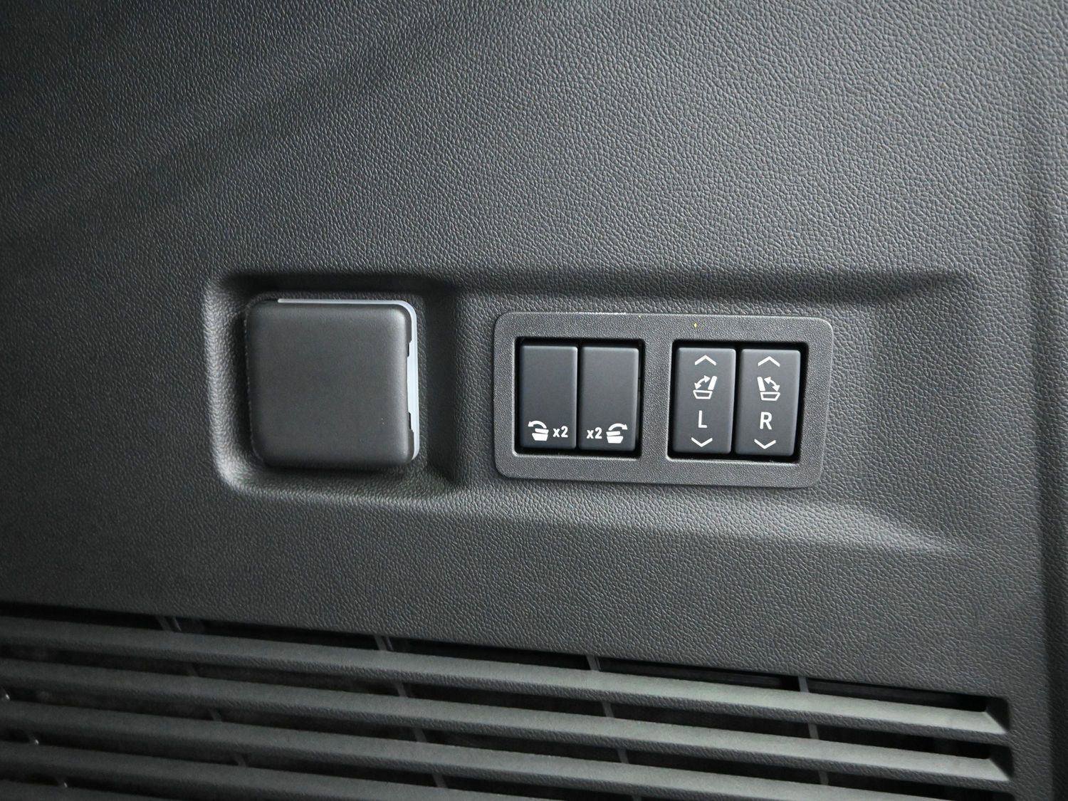 New 2026 Chevrolet Tahoe Premier w/ Sun And Tow Package image 21