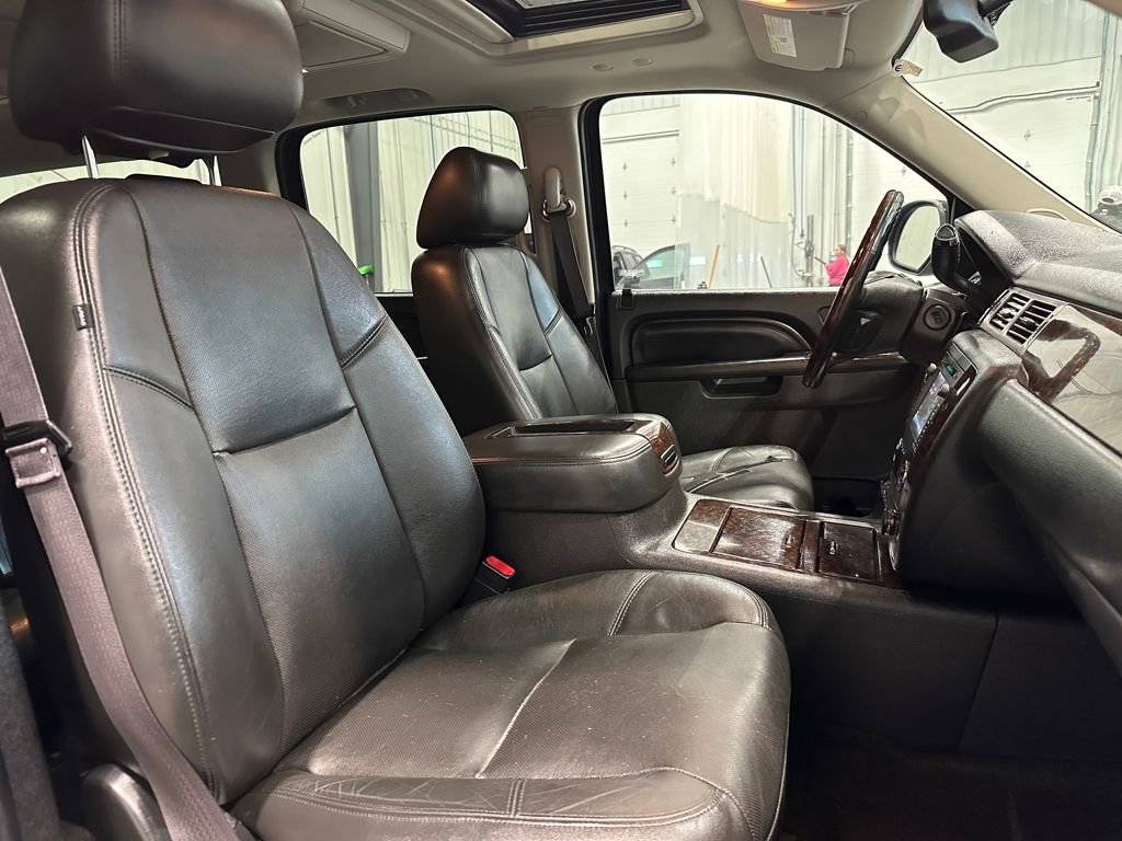 Used 2014 GMC Yukon XL Denali image 34