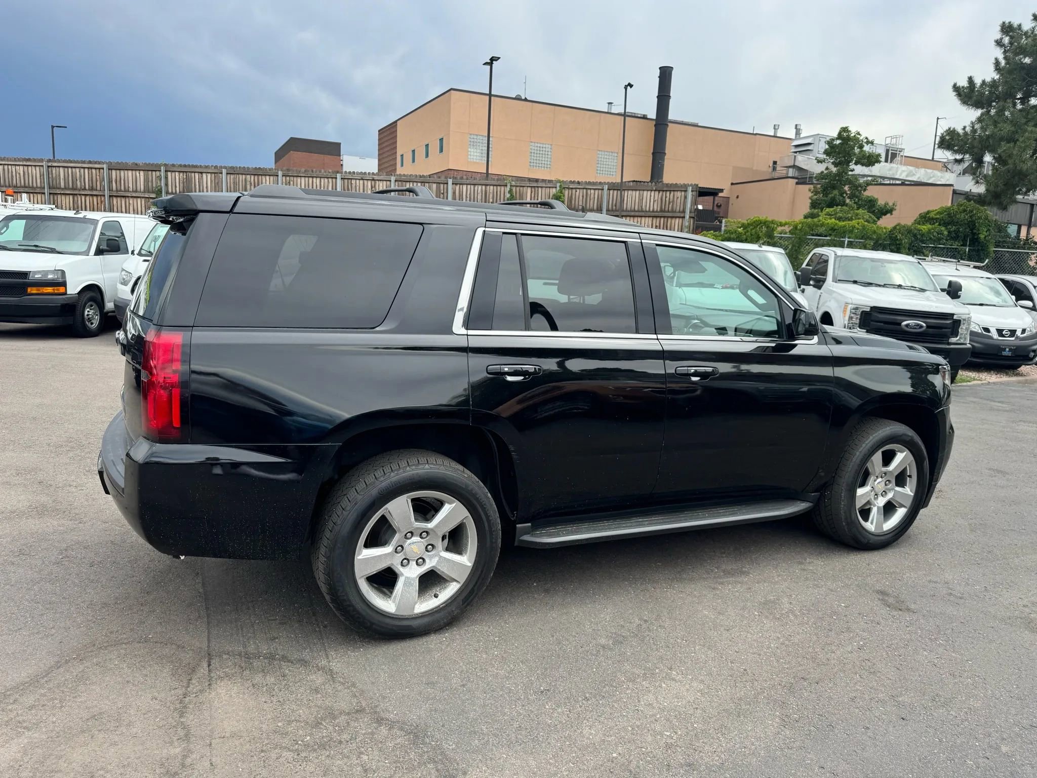 Used 2019 Chevrolet Tahoe LT w/ Luxury Package AWD/4WD image 8