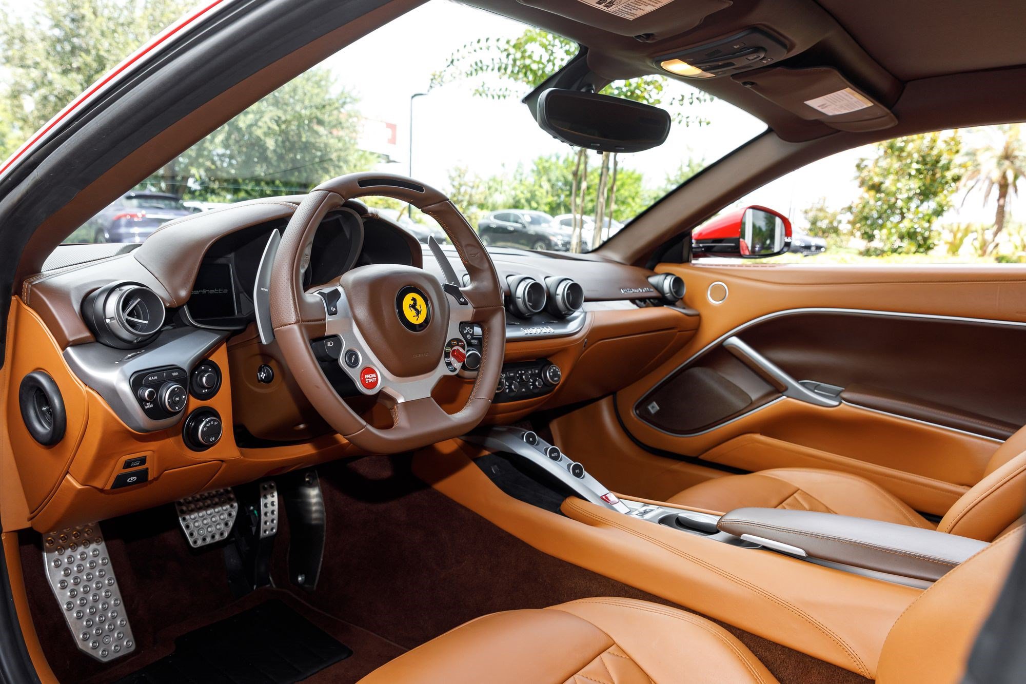 Used 2016 Ferrari F12 Berlinetta RWD image 9