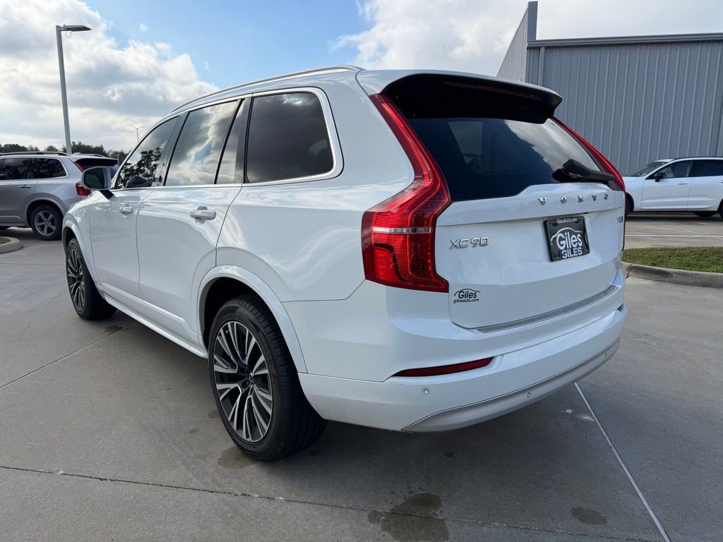 Used 2022 Volvo XC90 T6 Momentum image 3
