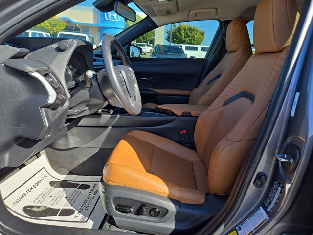 Used 2021 Lexus UX 250h AWD/4WD image 2