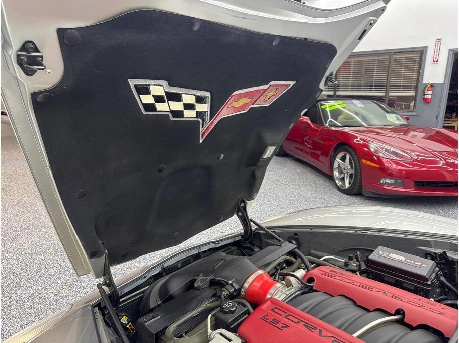 Used 2006 Chevrolet Corvette Z06 w/ Preferred Equipment Group image 26