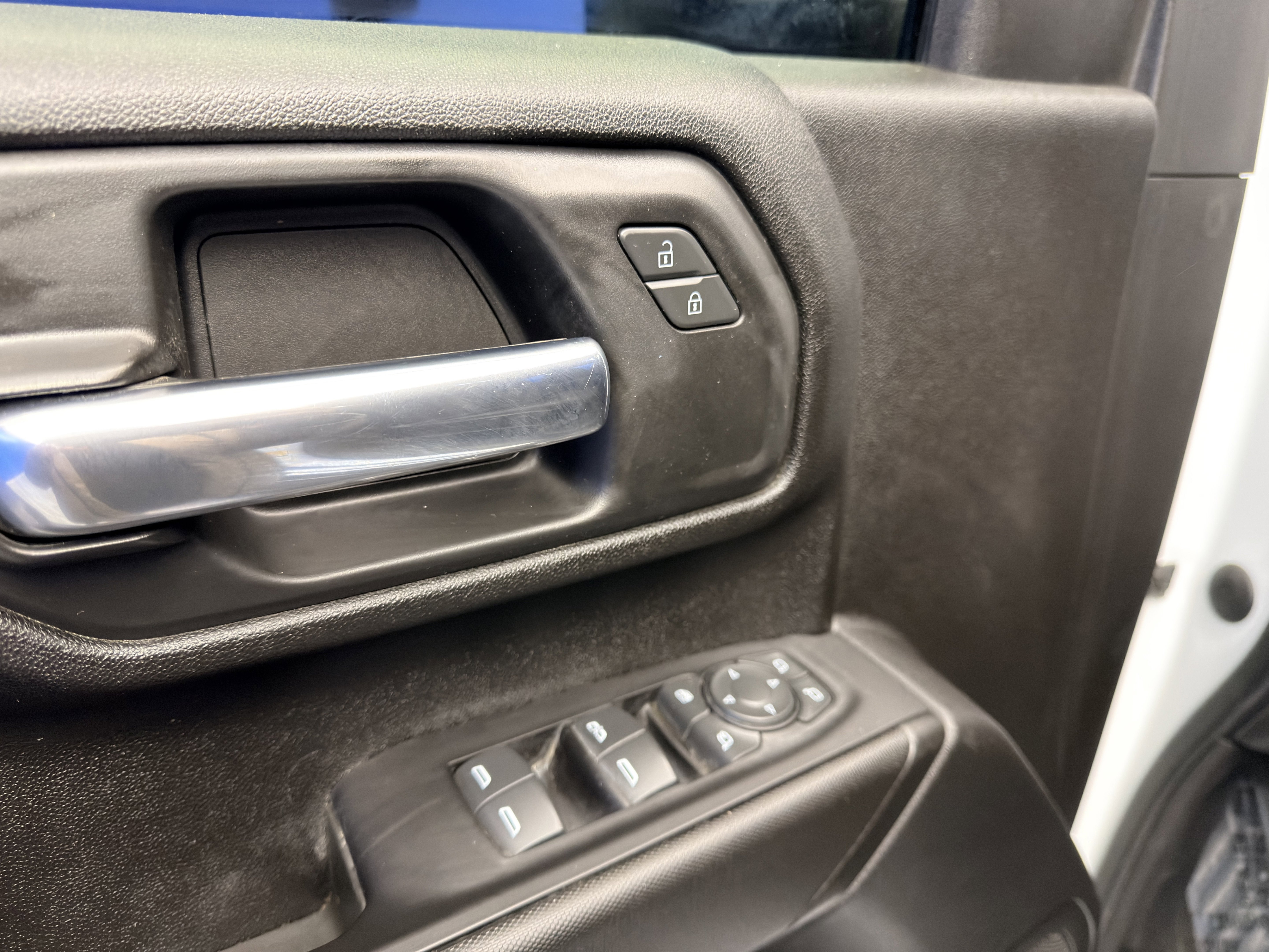 Used 2024 Chevrolet Silverado 2500 Custom w/ Custom Value Package image 11