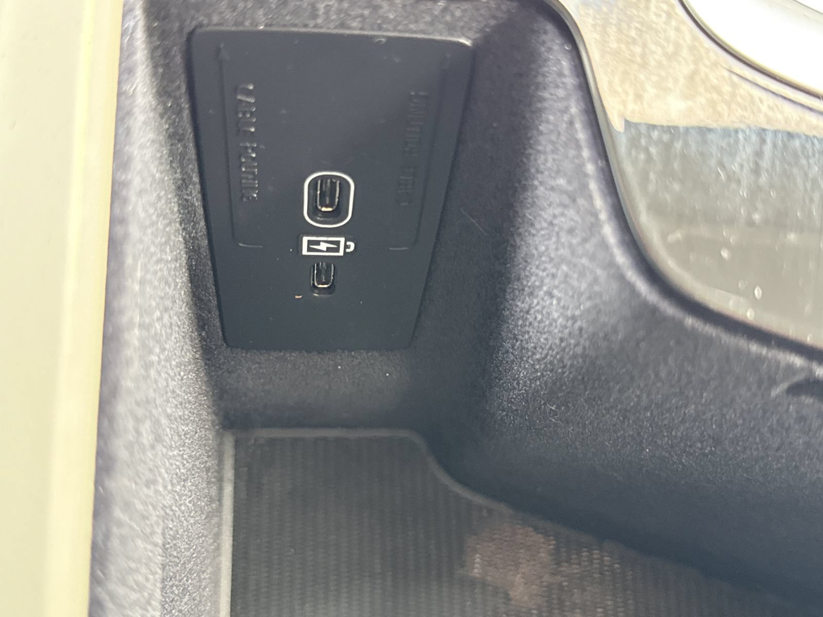 Used 2023 Volvo XC90 B6 Plus AWD/4WD image 32
